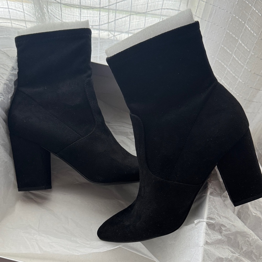 Steve Madden‎ Sleek Black Suede Block-Heel Ankle Booties